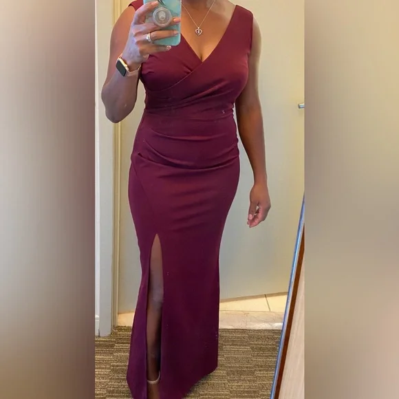 Elegant Burgundy Formal Cocktail Evening Gown - Picture 3 of 4